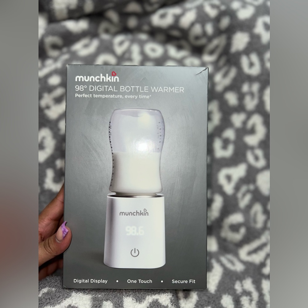 munchkin
98° DIGITAL BOTTLE WARMER
Perfect temperature, every time